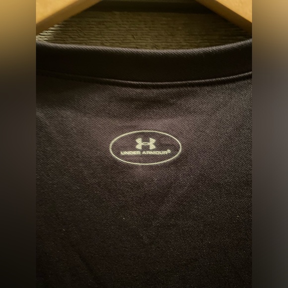 Under Armour V-Neck Tank Top - Picture 3 of 4